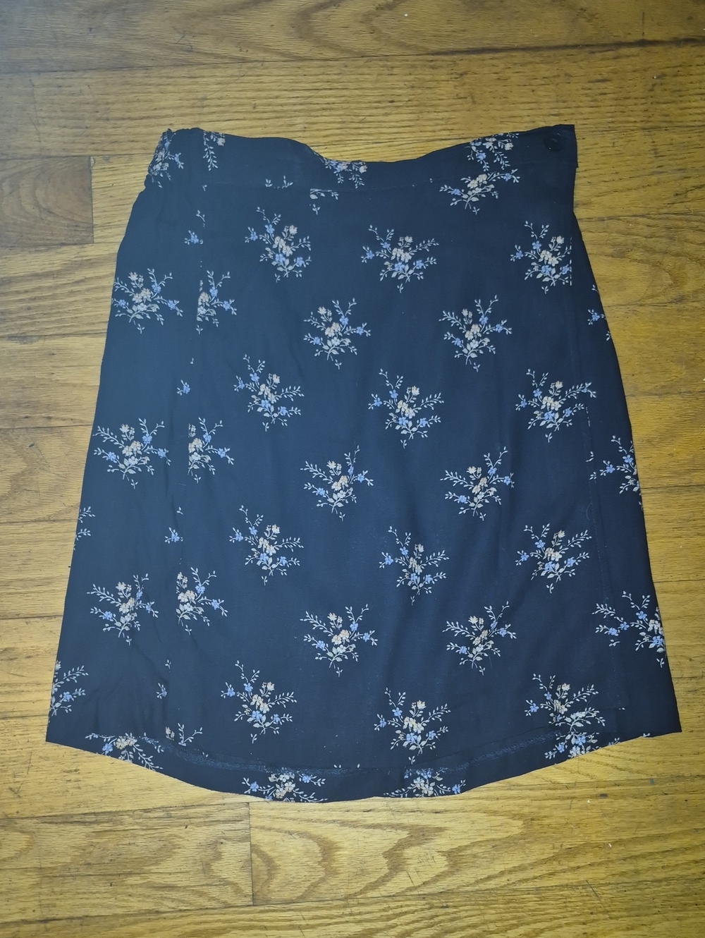California Influence Medium Women's Navy Floral A Line Skort.